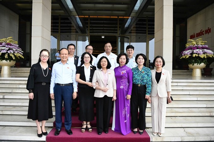 Đại biểu Nguyễn Thị Lan cùng Đoàn Đại biểu Quốc hội thành phố Hà Nội