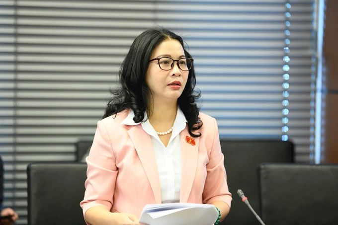 ĐBQH Nguyễn Thị Lan phát biểu thảo luận tại Tổ 1