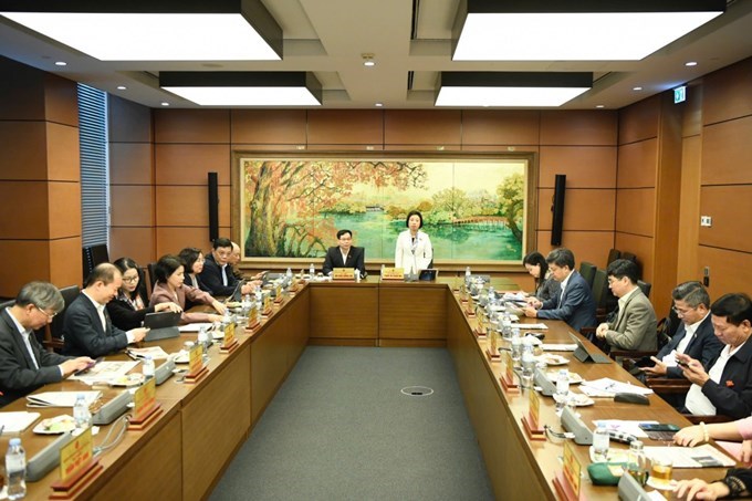 Đoàn ĐBQH TP Hà Nội thảo luận tại tổ vào sáng 7/11