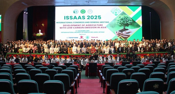 Trong khuôn khổ Lễ khai mạc Hội nghị Quốc tế và Đại hội thường niên ISSAAS 2025, tại Học viện Nông nghiệp Việt Nam, Hiệp hội Khoa học Nông nghiệp Đông Nam Á (ISSAAS) đã trao Giải thưởng ISSAAS Matsuda 2025 cho Giáo sư Trần Đức Viên. Hình ảnh Hội thảo quốc tế ISSAAS 2025