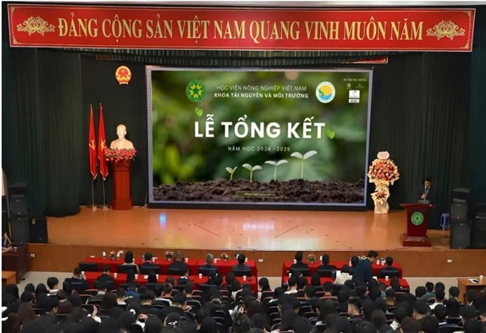 Lễ Tổng kết năm học 2024-2025 của Khoa Tài nguyên và Môi trường, Học viện Nông nghiệp Việt Nam.