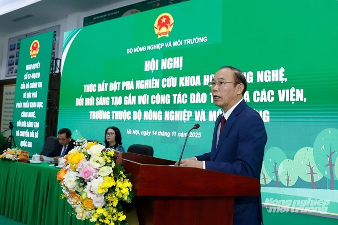 Thứ trưởng Bộ Nông nghiệp và Môi trường Phùng Đức Tiến phát biểu khai mạc Hội nghị. Ảnh:Khương Trung.