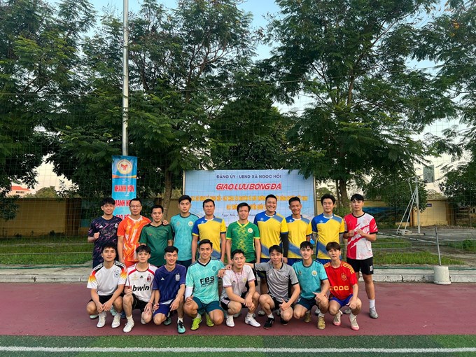 Đội hình thi đấu của thầy và trò khoa Tài nguyên và Môi trường