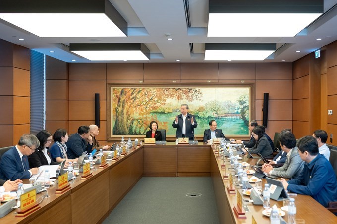 Quang cảnh thảo luận tại Tổ 1