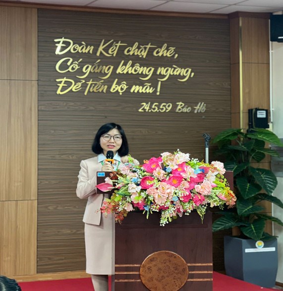 TS. Hoàng Thị Minh Nguyệt  phát biểu tại Hội nghị