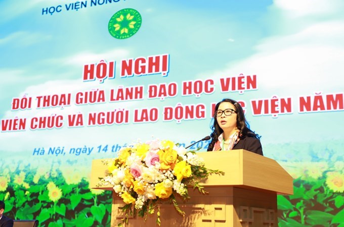 GS.TS. Nguyễn Thị Lan - Bí thư Đảng ủy, Giám đốc Học viện phát biểu khai mạc Hội nghị