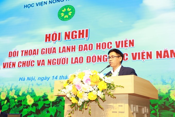 PGS.TS. Trần Hiệp - TrưởngBan Khoa học và Công nghệ trả lời các câu hỏi liên quan đến lĩnh vực khoa học, công nghệ