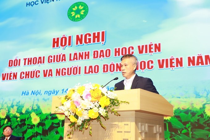TS. Lê Vũ Quân - TrưởngBan Cơ sở vật chất và Đầu tư trả lời các câu hỏi liên quan đến lĩnh vực cơ sở vật chất