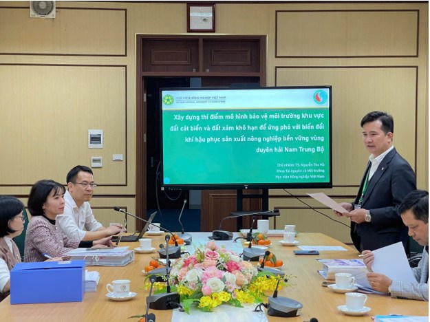 PGS.TS. Trần Trọng Phương chủ tịch hội đồng phát biểu khai mạc