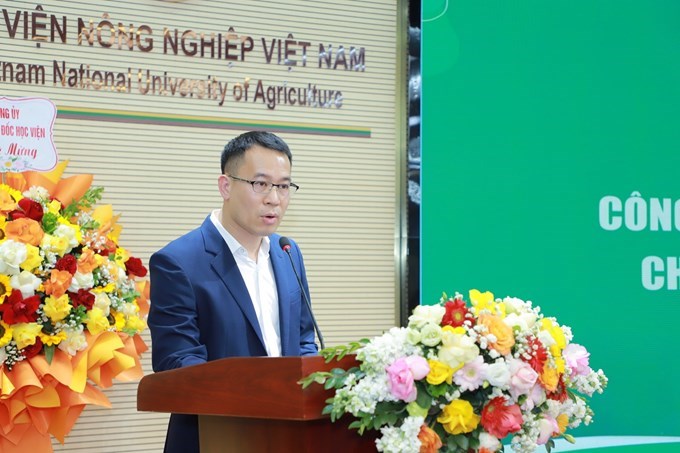 PGS.TS.Ngô Thanh Sơn - Trưởng Bộ môn Quản lý Tài nguyên, Khoa Tài nguyên và Môi trường phát biểu tại Hội nghị