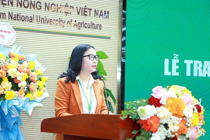 GS.TS.NGƯT. Nguyễn Thị Lan - Đại biểu Quốc hội, Bí thư Đảng ủy, Giám đốc Học viện phát biểu tại buổi lễ