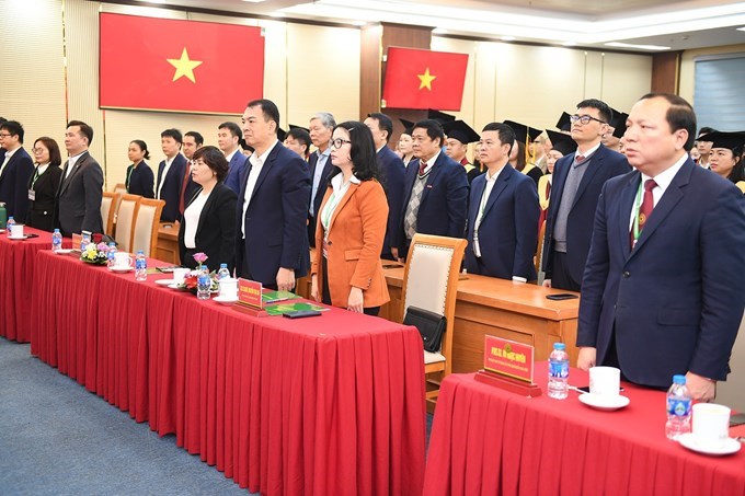 Các đại biểu tham dự buổi lễ.