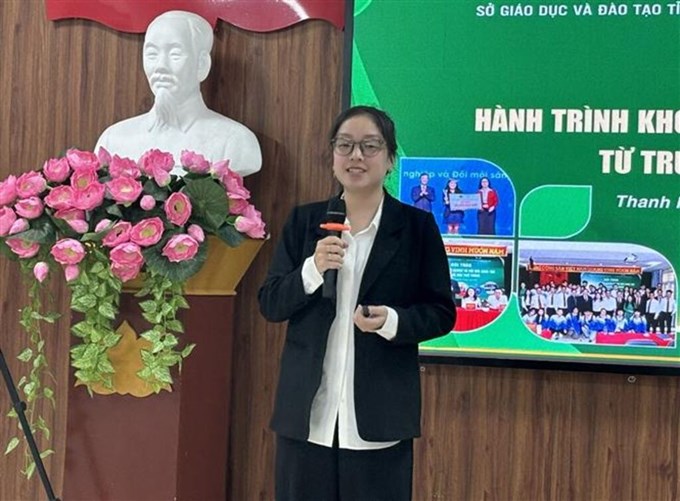 Sinh viên tiêu biểu Học viện Nông nghiệp Việt Nam Nguyễn Thúy Quỳnh chia sẻ kinh nghiệm và kỹ năng chinh phục học bổng tham gia các chương trình nước ngoài. 