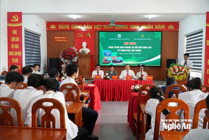 Các đại biểu tham dự Hội thảo