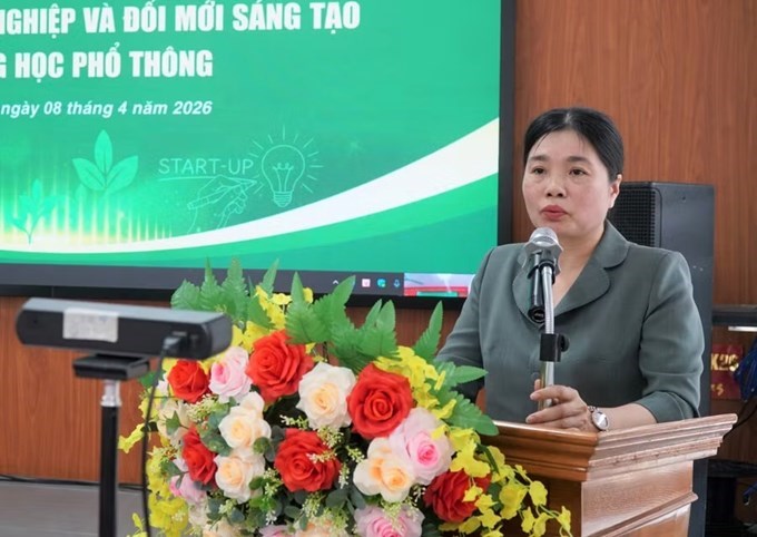 Bà Hồ Thị Châu Loan - Phó Giám đốc Sở GD&ĐT Nghệ An đánh giá cao ý nghĩa của hội thảo trong việc tư vấn, hỗ trợ học sinh phát triển ý tưởng sáng tạo. Ảnh: Hồ Lài