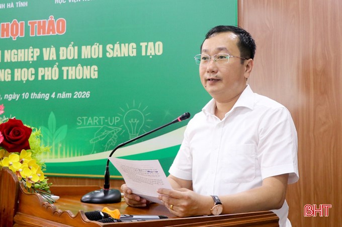 Ông Nguyễn Ngọc Lê Nam - Phó Giám đốc Sở GD&ĐT Hà Tĩnh phát biểu tại hội thảo.