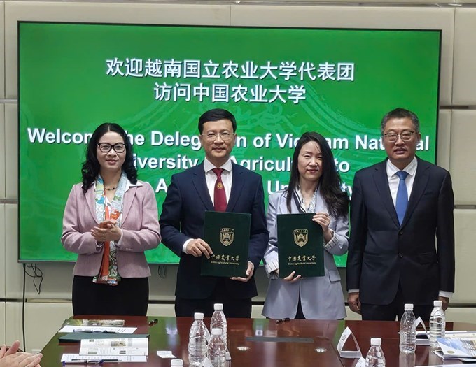  Đoàn công tác của VNUA làm việc và kí biên bản triển khai hợp tác với CAU