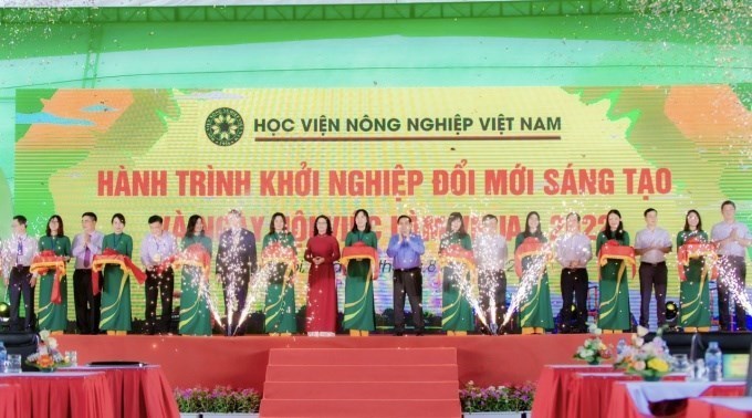 Thủ tướng Chính phủ Phạm Minh Chính về dự chương trình Hành trình Khởi nghiệp Đổi mới sáng tạo và Ngày hội việc làm VNUA 2022