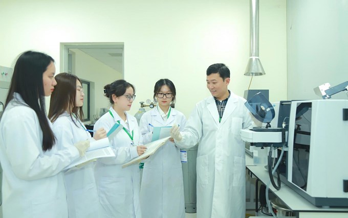 Đầu tư trang thiết bị, phần mềm số cho các phòng thí nghiệm, phòng thực hành của Khoa