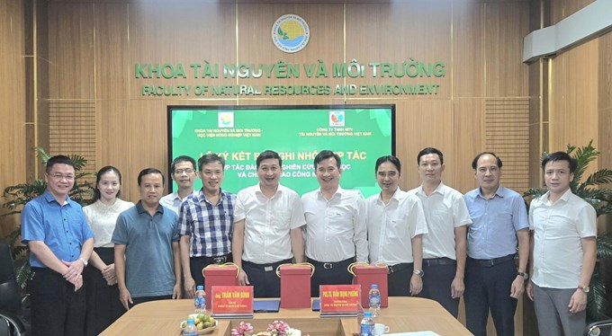 Khoa Tài nguyên và Môi trường đẩy mạnh hợp tác với doanh nghiệp