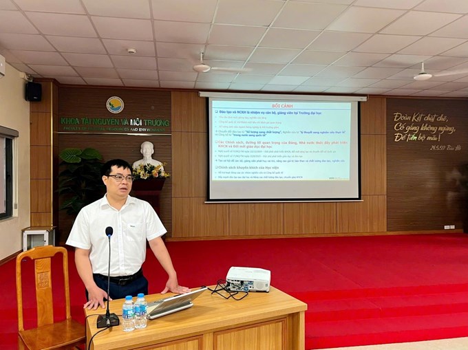 PGS.TS. Cao Trường Sơn khái quát bối cảnh đào tạo và nghiên cứu khoa học của nhóm nghiên cứu tinh hoa