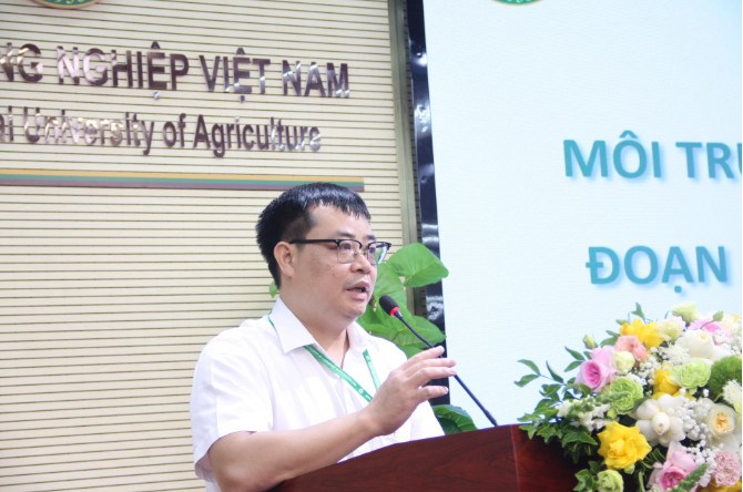 PGS.TS. Cao Trường Sơn, Khoa Tài nguyên và Môi trường, Học viện Nông nghiệp Việt Nam nhấn mạnh việc chuyển đổi số trong quản lý nông nghiệp. Ảnh: Mai Đan.