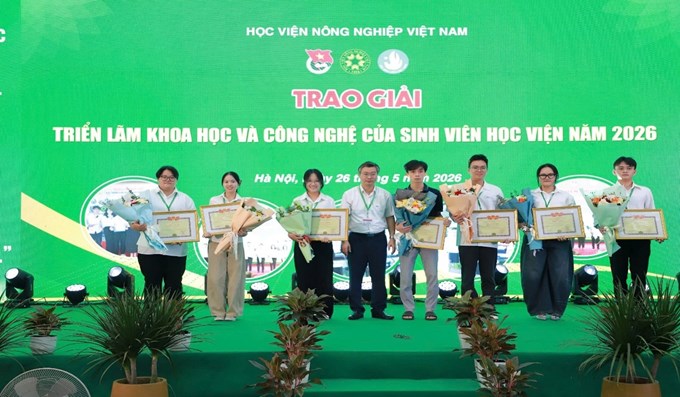 Liên chi Đoàn Khoa Tài nguyên và Môi trường xuất sắc giành Giải Nhất toàn Học viện.