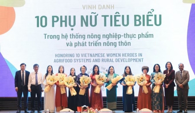 GS TS NGƯT Nguyễn Thị Lan được tôn vinh là phụ nữ tiêu biểu
