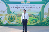 Thứ trưởng Bộ Nông nghiệp và Môi trường Nguyễn Quốc Trị trồng hàng cây chào mừng kỷ niệm 70 năm Ngày thành lập Học viện Nông nghiệp Việt Nam