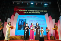 Giám đốc Học viện Nông nghiệp Việt Nam nhận bằng khen Phụ nữ Thủ đô tiêu biểu