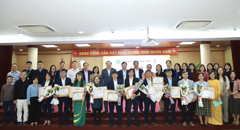 Hội thi thiết kế bài giảng trực tuyến chào mừng ngày Nhà giáo Việt Nam 20 11