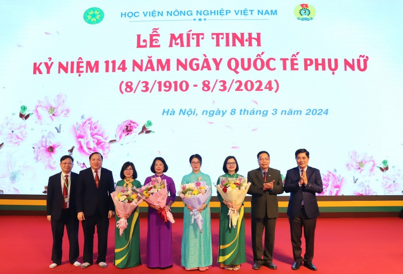 Ngày Quốc tế Phụ nữ 8 3 và Tuần lễ áo dài