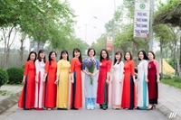 Dịu dàng tà áo dài nữ trong mùa xuân tháng 3