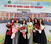 Lễ bảo vệ khóa luận Dấu mốc trưởng thành – Chinh phục tri thức