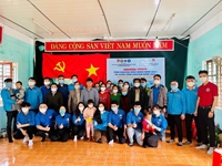 Hành trình “Đông ấm áp – Tết sẻ chia 2022” mang Tết ấm - Xuân vui đến huyện Đà Bắc, tỉnh Hòa Bình