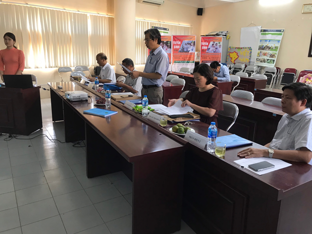 PGS.TS Ngô THế Ân đọc quyết định thành lập hội đồng chấm luận văn Thạc sĩ PGS.TS Ngô THế Ân đọc quyết định thành lập hội đồng chấm luận văn Thạc sĩ