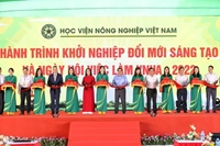 Thủ tướng dự chương trình Hành trình khởi nghiệp đổi mới sáng tạo và ngày hội việc làm năm 2022 của Học viện Nông nghiệp