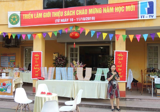 Giám đốc phát biểu Triển lãm giới thiệu sách