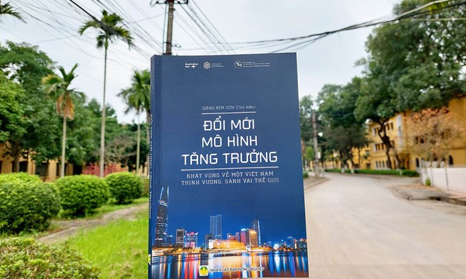 Sách tham khảo Đổi mới mô hình tăng trưởng