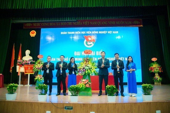 cán bộ Đoàn cán bộ Đoàn
