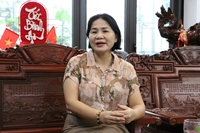 Tự hào Nông dân Việt Nam năm 2025 Nữ tiến sĩ nghiên cứu thành công chế phẩm sinh học diệt loài nấm đồng tiền trên tôm