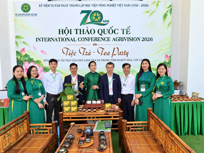 Giới thiệu văn hóa trà sen Việt Nam tại chuỗi sự kiện kỷ niệm 70 năm thành lập Học viện