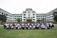 Đoàn cán bộ và sinh viên đại học South Dakota, Hoa Kỳ đến tham quan và trao đổi với các giảng viên, sinh viên Học iện Nông nghiệp Việt Nam