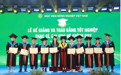 Giám đốc Học viện Nông nghiệp Việt Nam nhắn gửi các tân cử nhân, kỹ sư  Ngày mai Học viện tự hào về các em