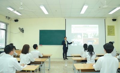 ĐỘI NGŨ GIẢNG VIÊN KHOA CHĂN NUÔI TÂM HUYẾT, TRUYỀN CẢM HỨNG VÀ DẪN DẮT THẾ HỆ TRẺ TRONG KỶ NGUYÊN SỐ
