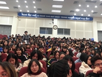 Gặp mặt giữa ban chủ nhiệm khoa, tổ công tác sinh viên, giáo viên chủ nhiệm và sinh viên Khoa Công nghệ sinh học