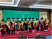Các tân tiến sĩ và tân thạc sĩ Khoa Kế toán và Quản trị kinh doanh, Học viện Nông nghiệp Việt Nam tham dự Lễ trao bằng tốt nghiệp năm 2026