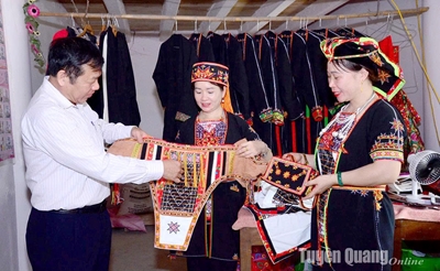 Thực trạng tiêu thụ sản phẩm nghề, nghề truyền thống gắn với phát triển du lịch cộng đồng tại tỉnh Tuyên Quang
