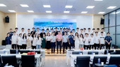 Sinh viên Khoa Công nghệ thông tin hào hứng trải nghiệm tại Công ty Cổ phần IL – SUNG TECH