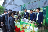 Sản phẩm KHCN của Học viện Nông nghiệp Việt Nam ‘hút’ khách tại Techfest 2025